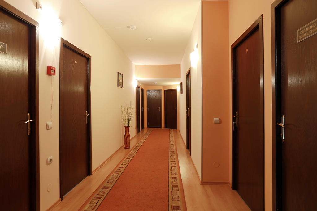 Acropolis Hotel Pazardzhik Buitenkant foto