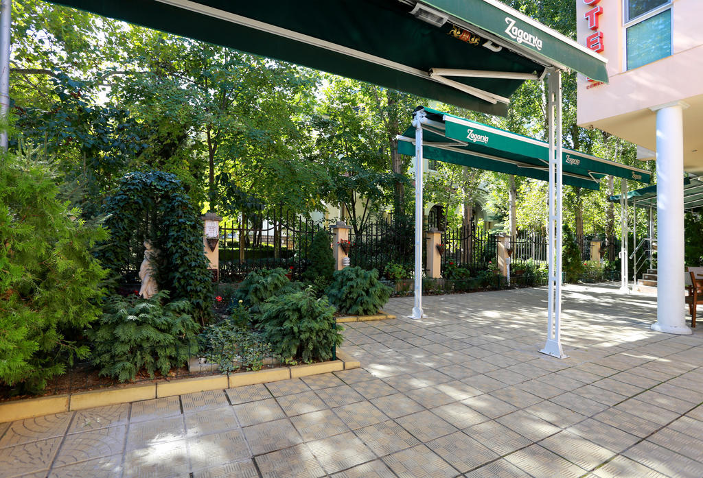Acropolis Hotel Pazardzhik Buitenkant foto
